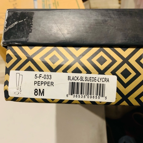 Charles by David black suede High Boots size 8 - Picture 4 of 7